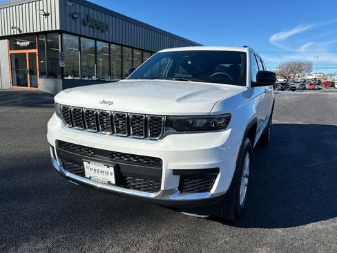 Used 2025 Jeep Grand Cherokee L Laredo w/ Luxury Tech Group I image 19