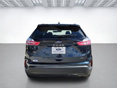 Certified 2024 Ford Edge SE image 6