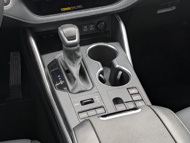 Certified 2026 Toyota Highlander XLE AWD/4WD image 14