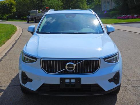 Used 2024 Volvo XC40 B5 Plus w/ Protection Package Premier AWD/4WD image 7