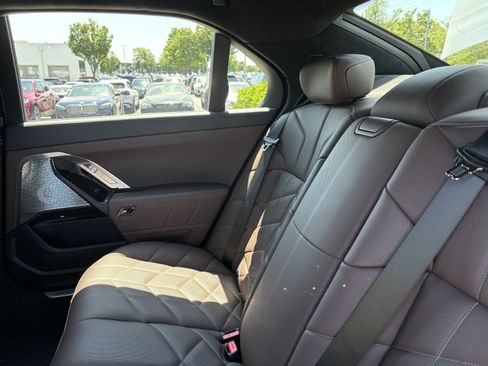 Certified 2023 BMW 760i xDrive AWD/4WD image 32