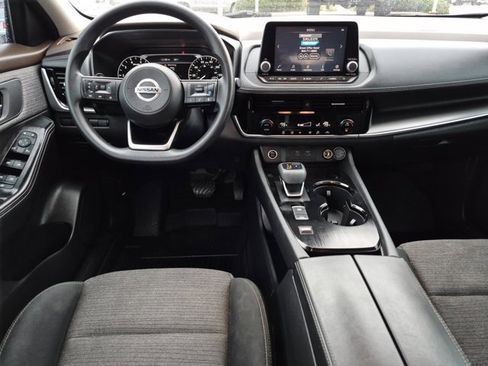 Used 2021 Nissan Rogue SV image 13