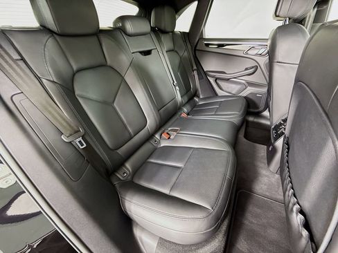Certified 2025 Porsche Macan image 29