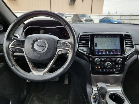 Used 2019 Jeep Grand Cherokee Altitude image 10