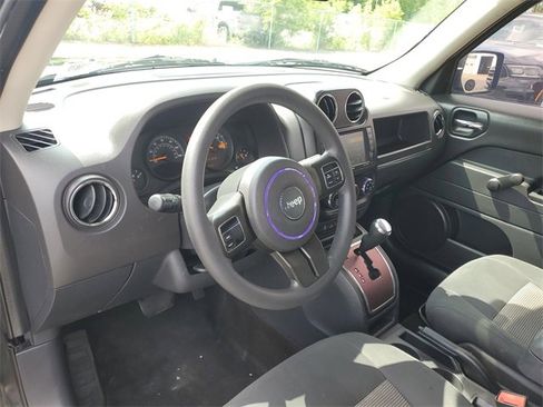 Used 2014 Jeep Patriot Sport image 12