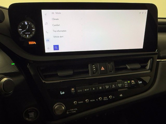 Used 2025 Lexus ES 350 Ultra Luxury w/ Accessory Package (Z2) FWD image 28