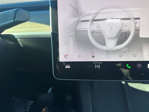 Used 2023 Tesla Model Y Long Range image 22