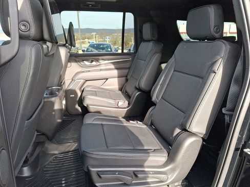 Used 2021 GMC Yukon XL Denali w/ Denali Ultimate Package image 8