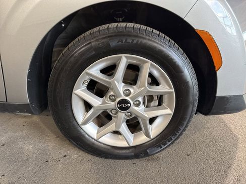 Used 2024 Kia Soul S image 7