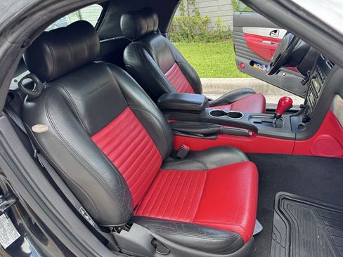 Used 2002 Ford Thunderbird RWD image 12
