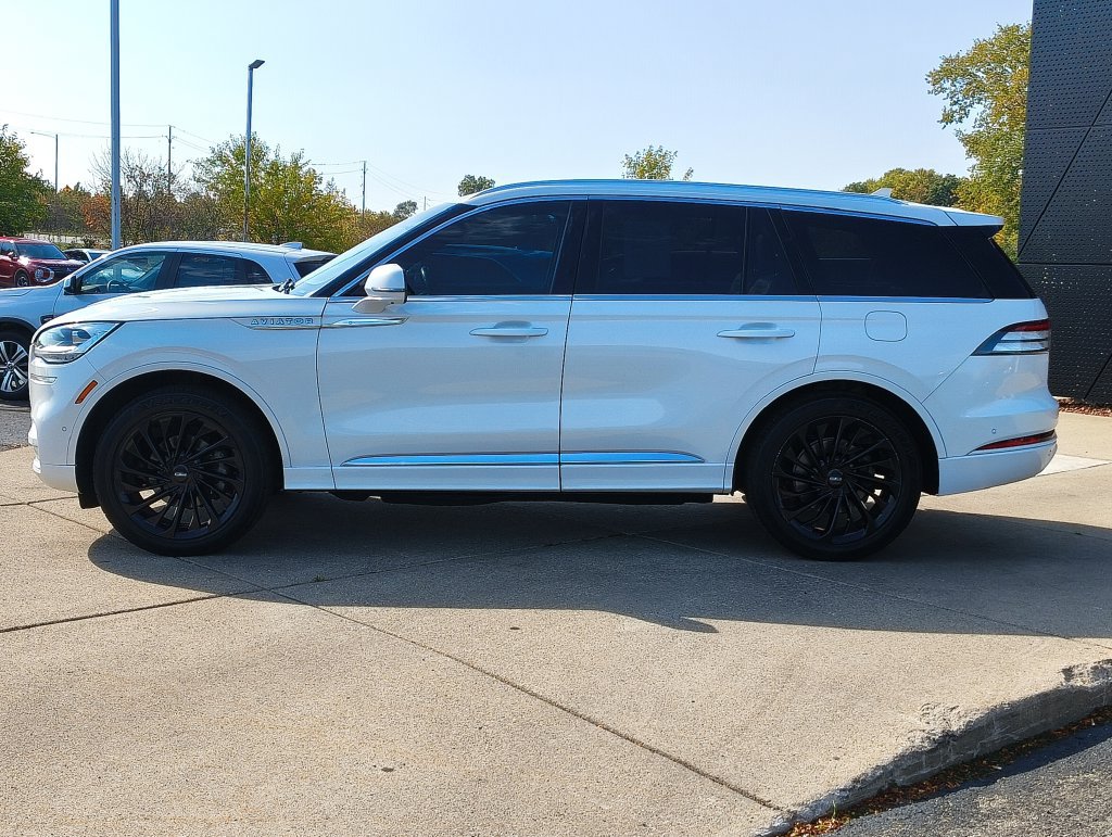 Used 2021 Lincoln Aviator Reserve AWD/4WD image 8