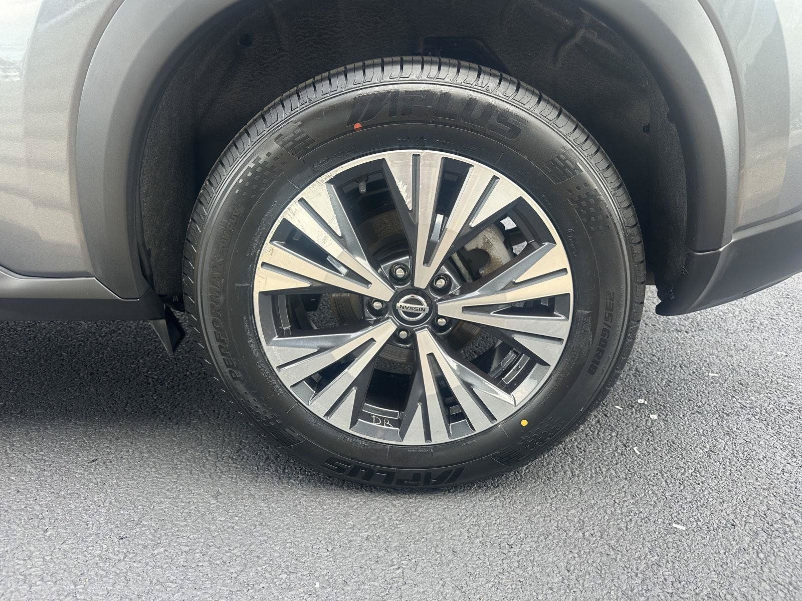Used 2021 Nissan Rogue SV w/ Premium Package AWD/4WD image 16