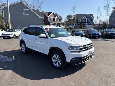 Used 2019 Volkswagen Atlas SE w/ Towing Package image 2