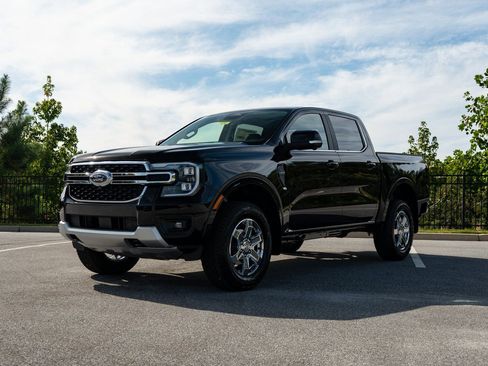New 2025 Ford Ranger Lariat w/ FX4 Off-Road Package AWD/4WD image 3