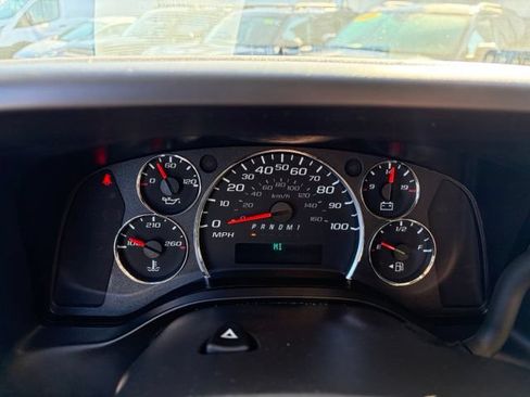 Used 2022 Chevrolet Express 2500 w/ Driver Convenience Package RWD image 25