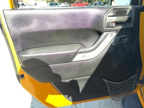 Used 2014 Jeep Wrangler Unlimited Sahara image 11