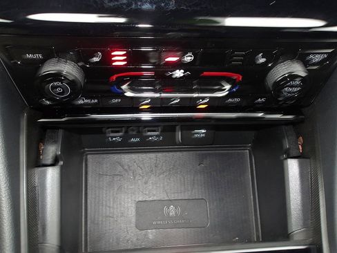 Used 2025 Jeep Grand Cherokee Altitude image 21