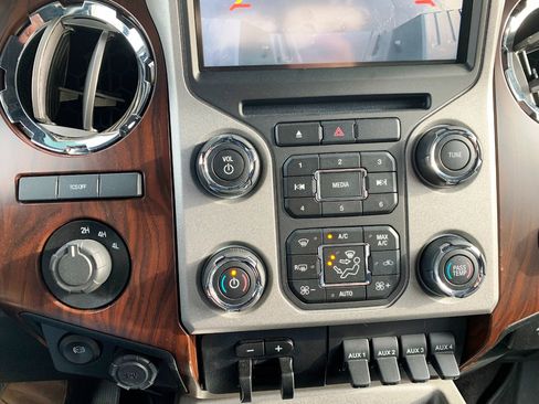 Used 2016 Ford F350 Lariat image 9