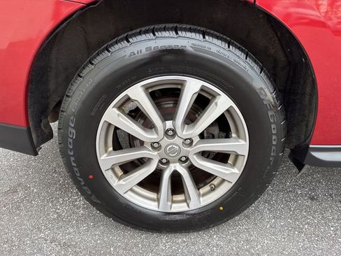 Used 2015 Nissan Pathfinder SV image 9