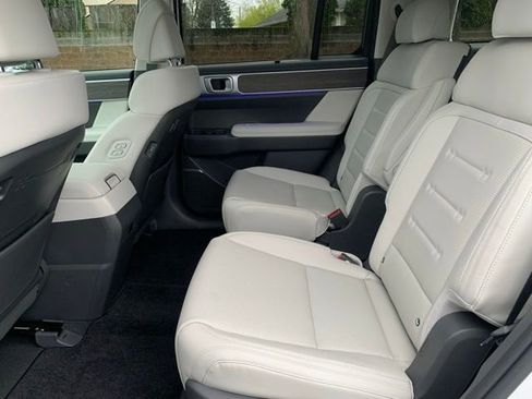 Certified 2025 Hyundai Santa Fe Calligraphy image 19