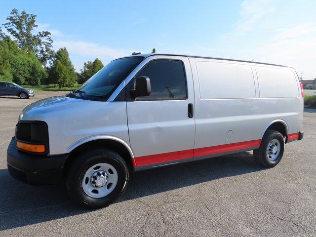 Used 2015 Chevrolet Express 2500 RWD image 8