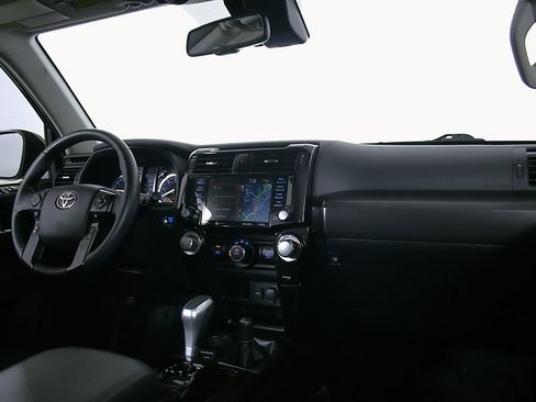 Used 2022 Toyota 4Runner TRD Off-Road Premium AWD/4WD image 23