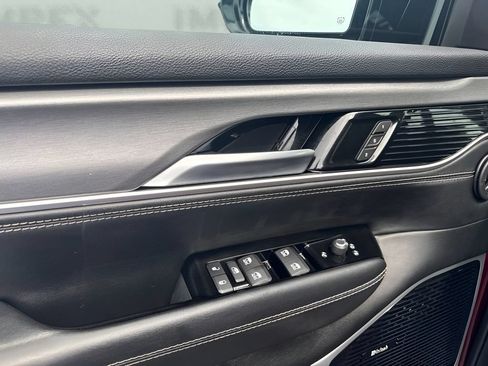 Used 2025 Jeep Wagoneer Series III w/ Premium Group I AWD/4WD image 27