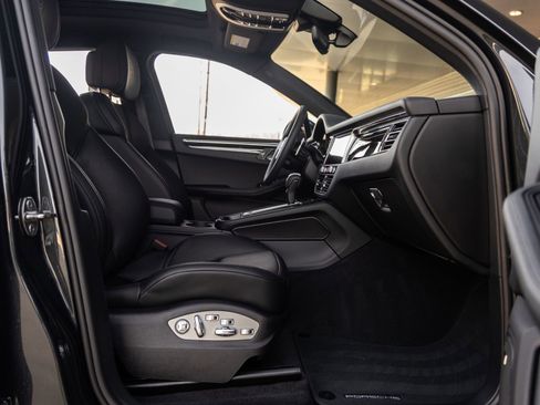 New 2026 Porsche Macan image 46