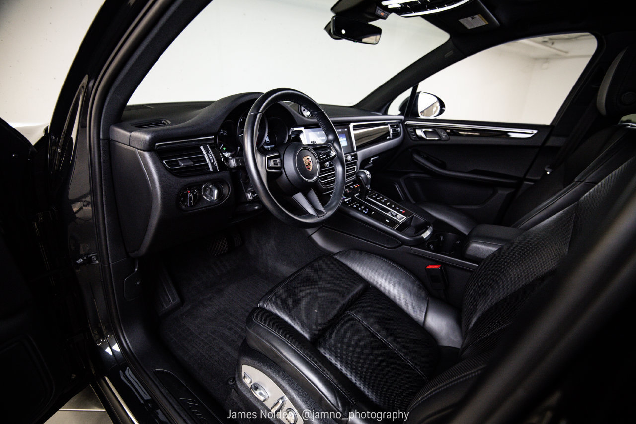 Certified 2023 Porsche Macan AWD/4WD image 4