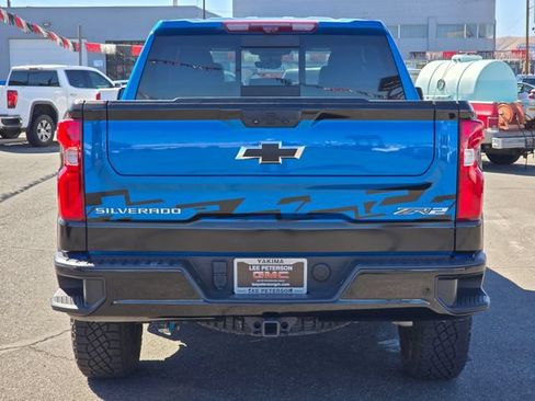 Used 2023 Chevrolet Silverado 1500 ZR2 w/ Technology Package AWD/4WD image 4