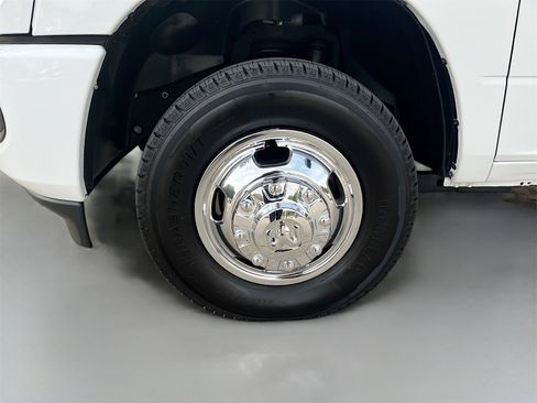 Used 2024 RAM 3500 Big Horn image 29