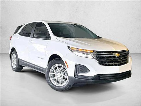Used 2024 Chevrolet Equinox LS w/ LS Convenience Package FWD image 12