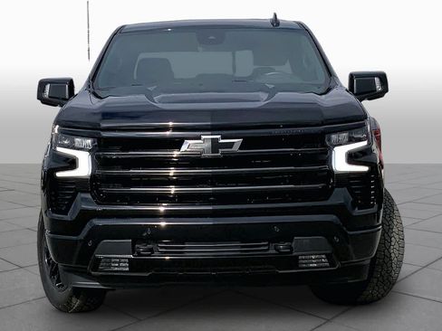 Used 2024 Chevrolet Silverado 1500 High Country w/ Midnight Edition AWD/4WD image 4