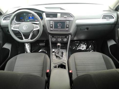 Used 2022 Volkswagen Tiguan S image 3