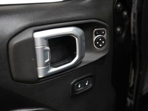 Used 2021 Jeep Wrangler Unlimited Sport image 19