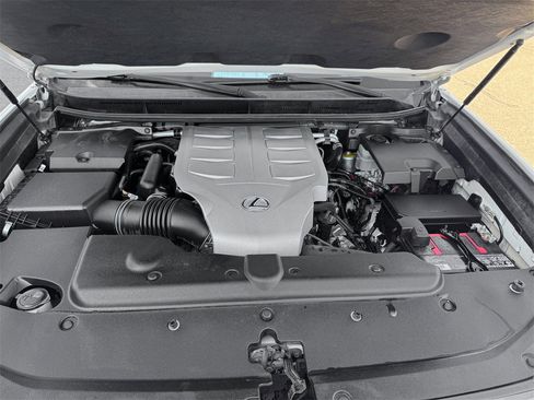 Used 2017 Lexus GX 460 image 11