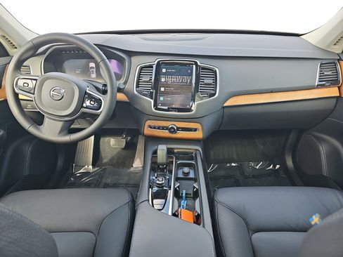 Used 2024 Volvo XC90 B6 Plus w/ Protection Package Premier image 9