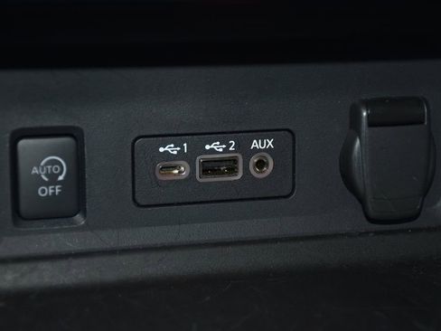 Used 2025 Nissan Sentra SV image 21