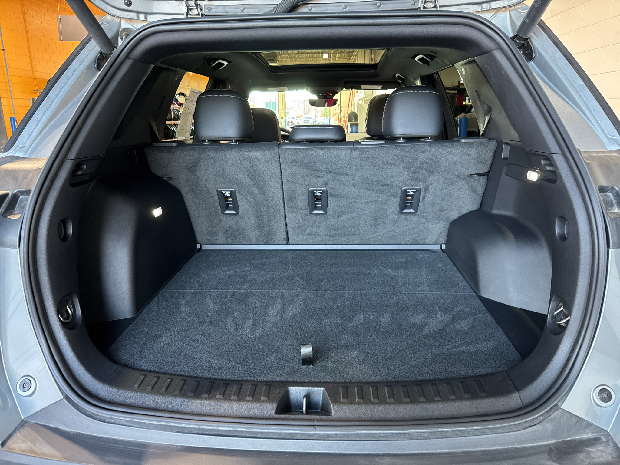 Used 2025 Chevrolet Equinox LT w/ Convenience Package II FWD image 20