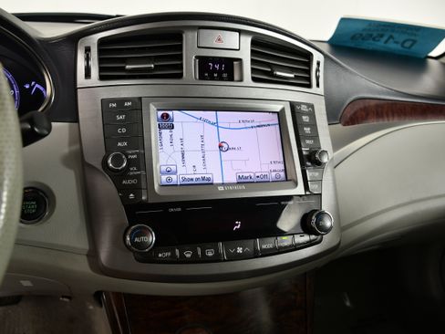 Used 2012 Toyota Avalon Limited FWD image 25