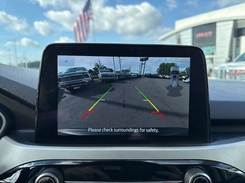 Used 2022 Ford Escape SE image 17