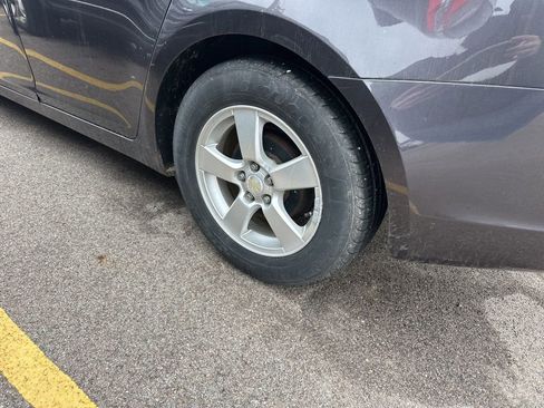 Used 2014 Chevrolet Cruze LT image 11