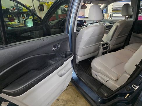 Used 2016 Honda Pilot Touring image 12