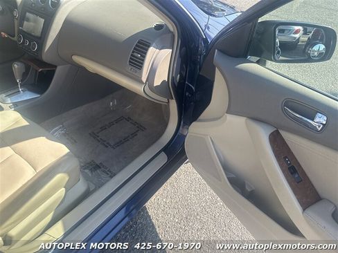 Used 2009 Nissan Altima Hybrid Sedan w/ Connection Pkg image 11