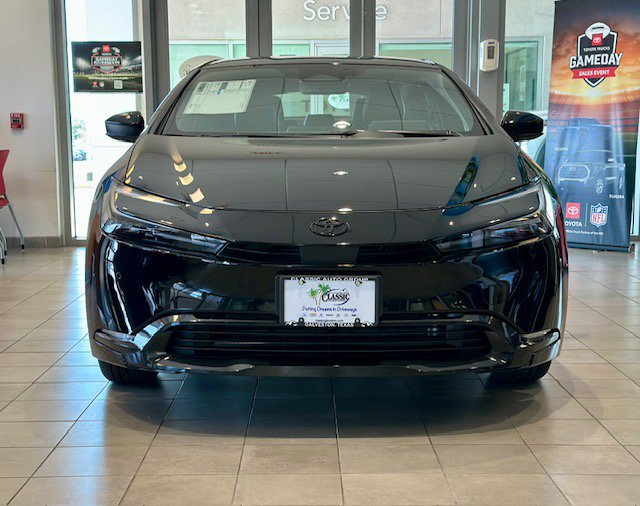 New 2027 Toyota Prius FWD image 2