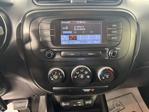 Used 2019 Kia Soul FWD image 4