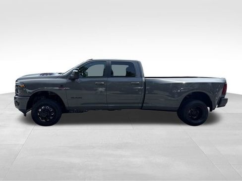 New 2026 RAM 3500 Laramie AWD/4WD image 4