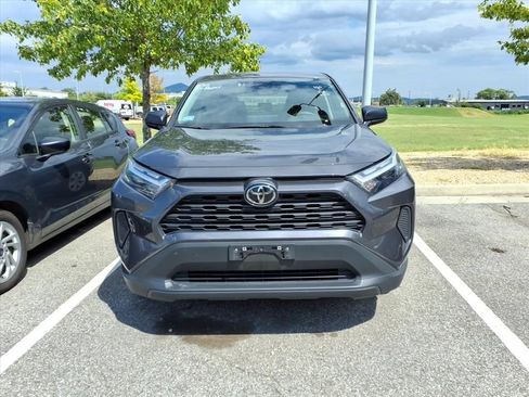 Used 2025 Toyota RAV4 LE AWD/4WD image 8