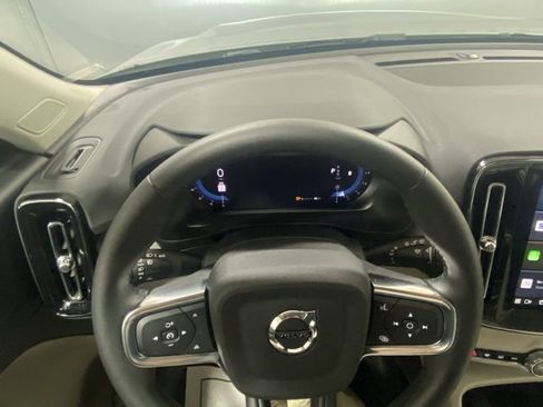 Used 2025 Volvo XC40 B5 Plus w/ Protection Package Premier image 15