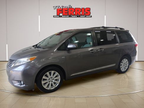Used 2017 Toyota Sienna XLE Premium AWD/4WD image 1